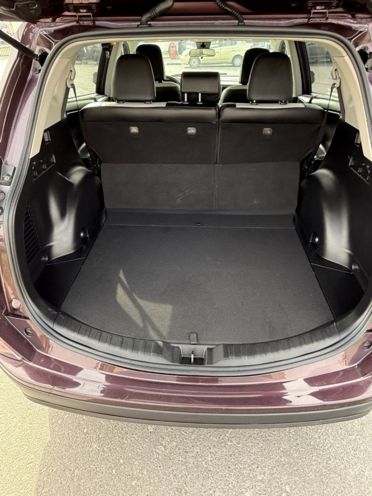 Toyota RAV4 LE 2.5L (219 HP)