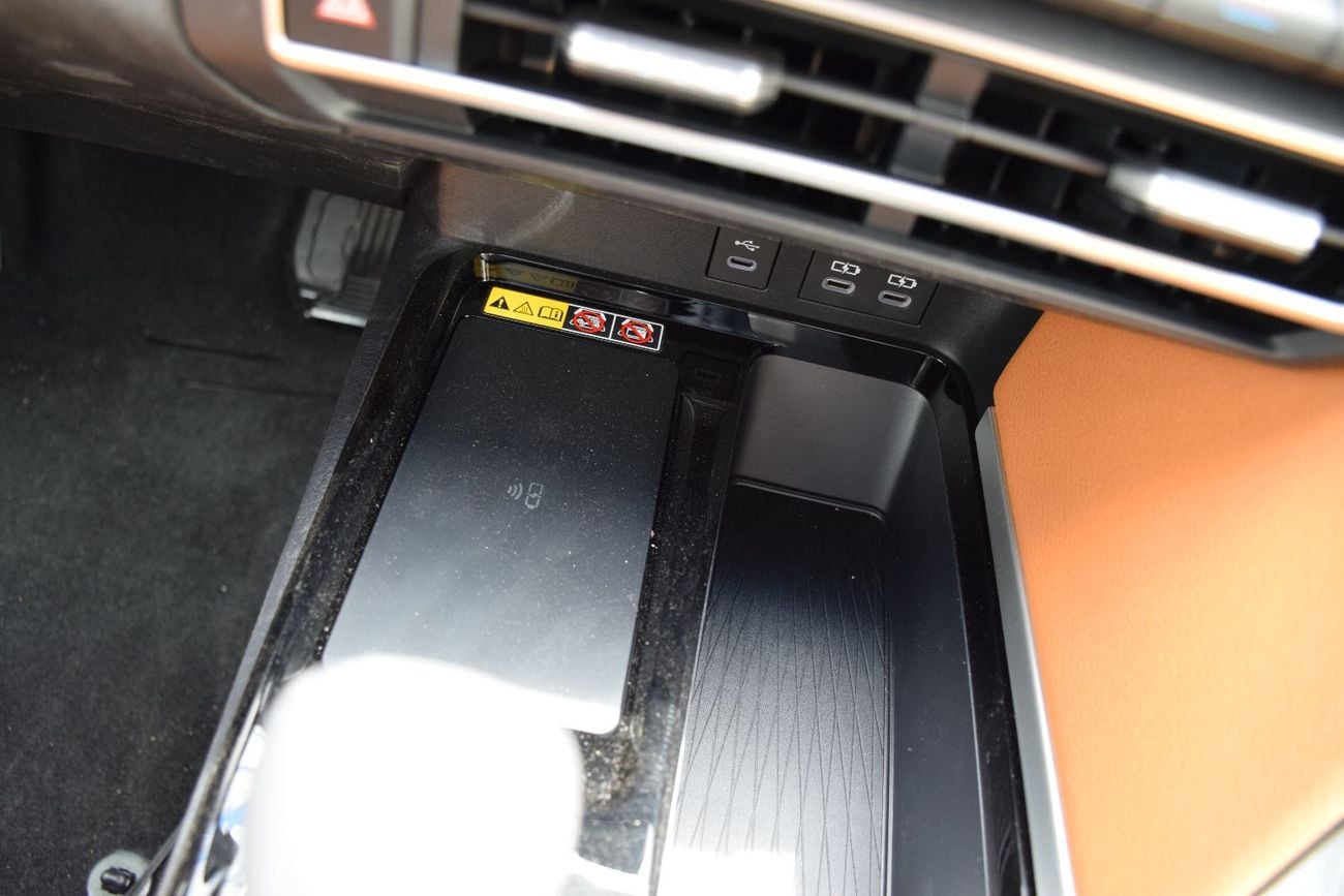 Toyota Camry Higher Trim With 5 Camera and panoramic roof