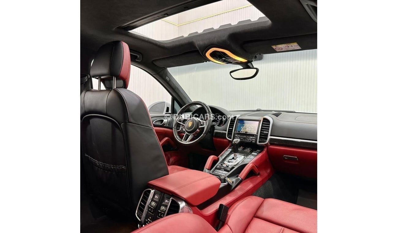 Porsche Cayenne 2015 Porsche Cayenne S, Full Porsche Service History, Low Kms, GCC