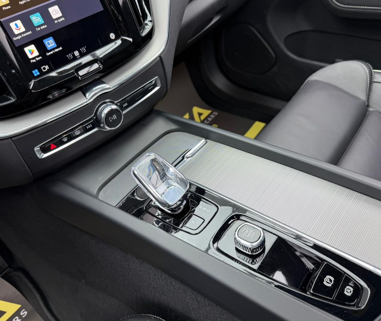 فولفو XC 60 2.0T B5 MHEV R Design (AWD) 2024 Volvo XC60 B5 AWD ,Agency Warranty ,Full Service History ,Excellent