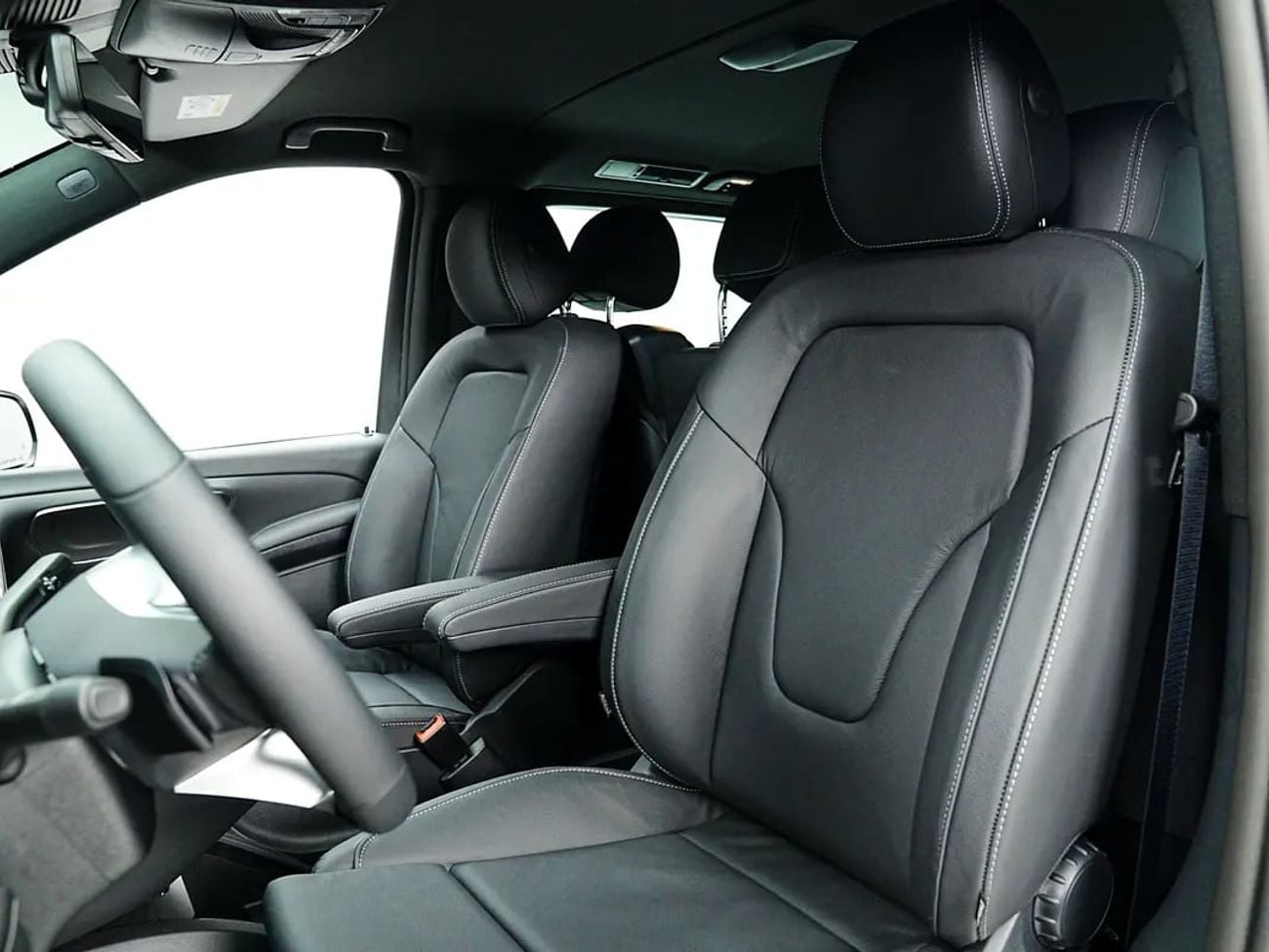 Mercedes Benz V300 AVANTGARDE Dealer WARRANTY | Executive Captain’s Seats | V300 AMG