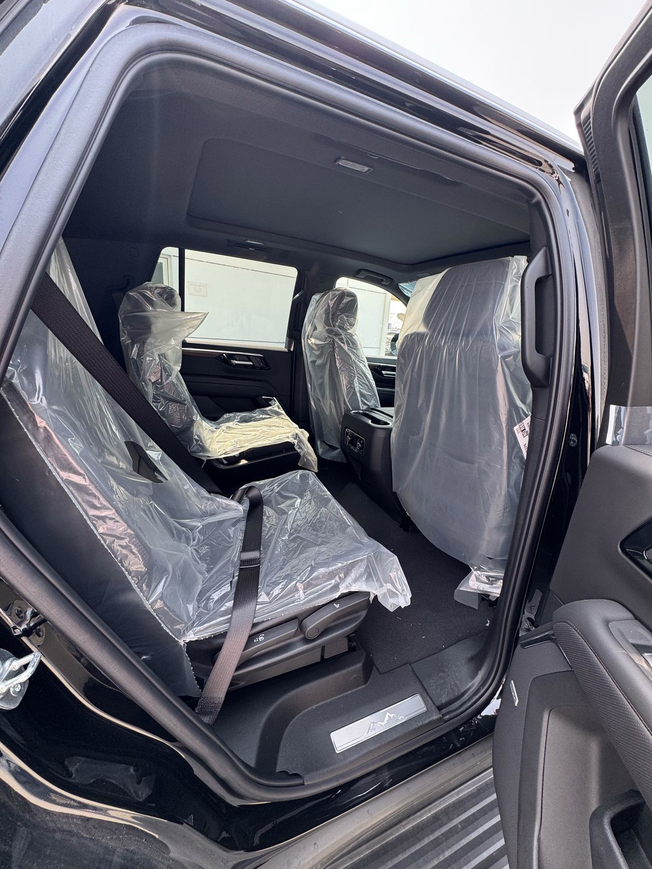 Chevrolet Tahoe Chevrolet Tahoe 2.7L Black Colour Best Price for Export