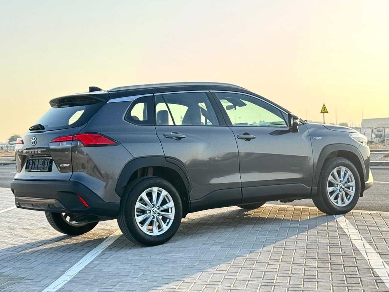 تويوتا كورولا كروس Top OF Range Corolla Cross 1.8L 2023 GCC (Hybrid) FULL OPTION