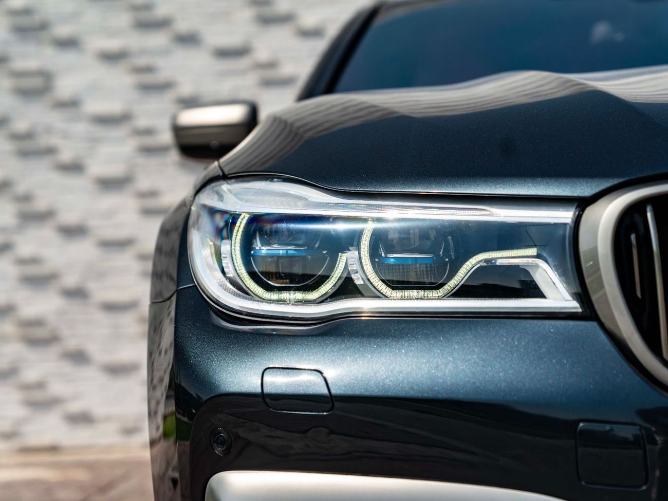 BMW M760Li xDrive 6.6L