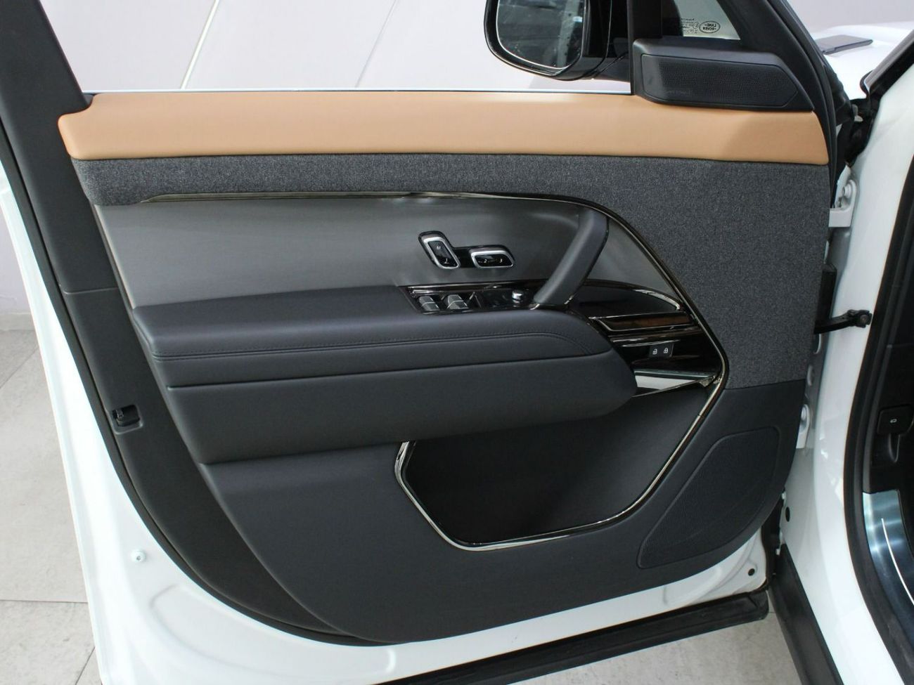 لاند روفر رينج روفر سبورت BRAND NEW!