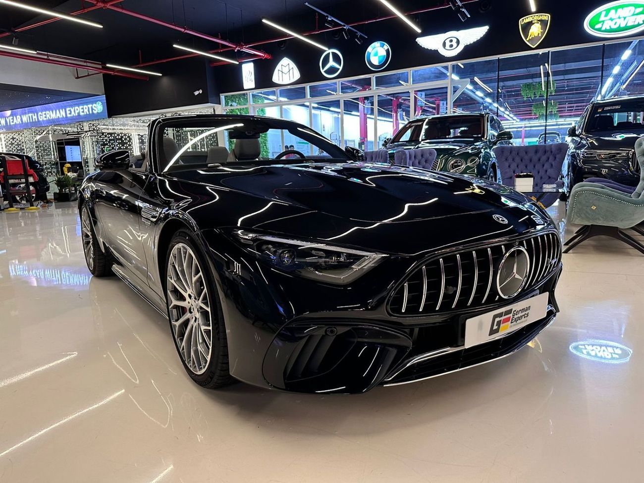 مرسيدس بنز SL 55 AMG Roadster 4Matic+