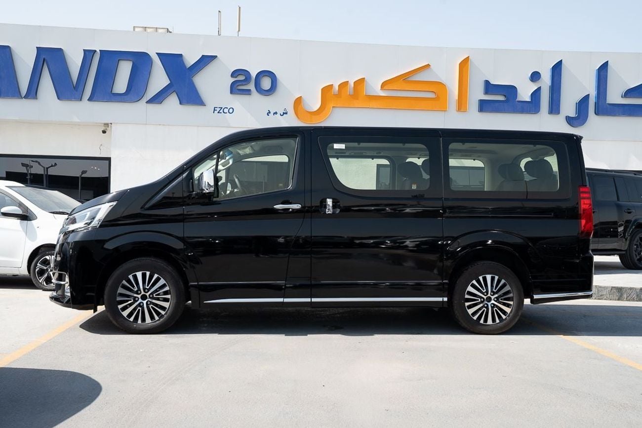 تويوتا جرافينا Premium 6 seater Diesel 2.8L Automatic Transmission 2025
