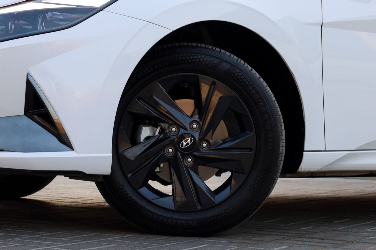 Hyundai Elantra Hyundai Elantra Comfort 2023 GCC under Agency Warranty with Flexible Down-Payment/ Flood Free.