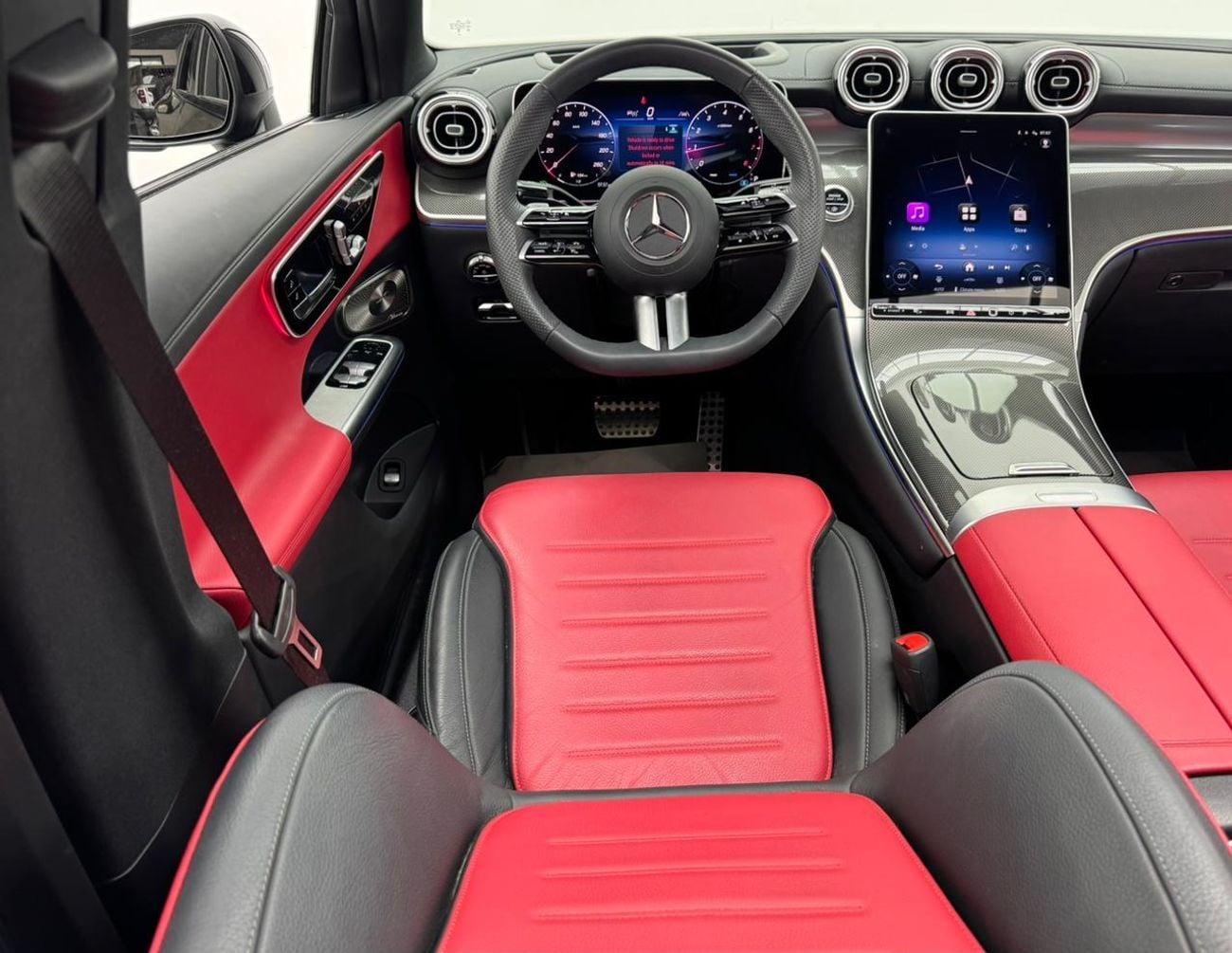 مرسيدس بنز GLC 200 2025 Mercedes-Benz GLC200 AMG 4MATIC Coupe, 2030 Mercedes Warranty and Service Pack, GCC