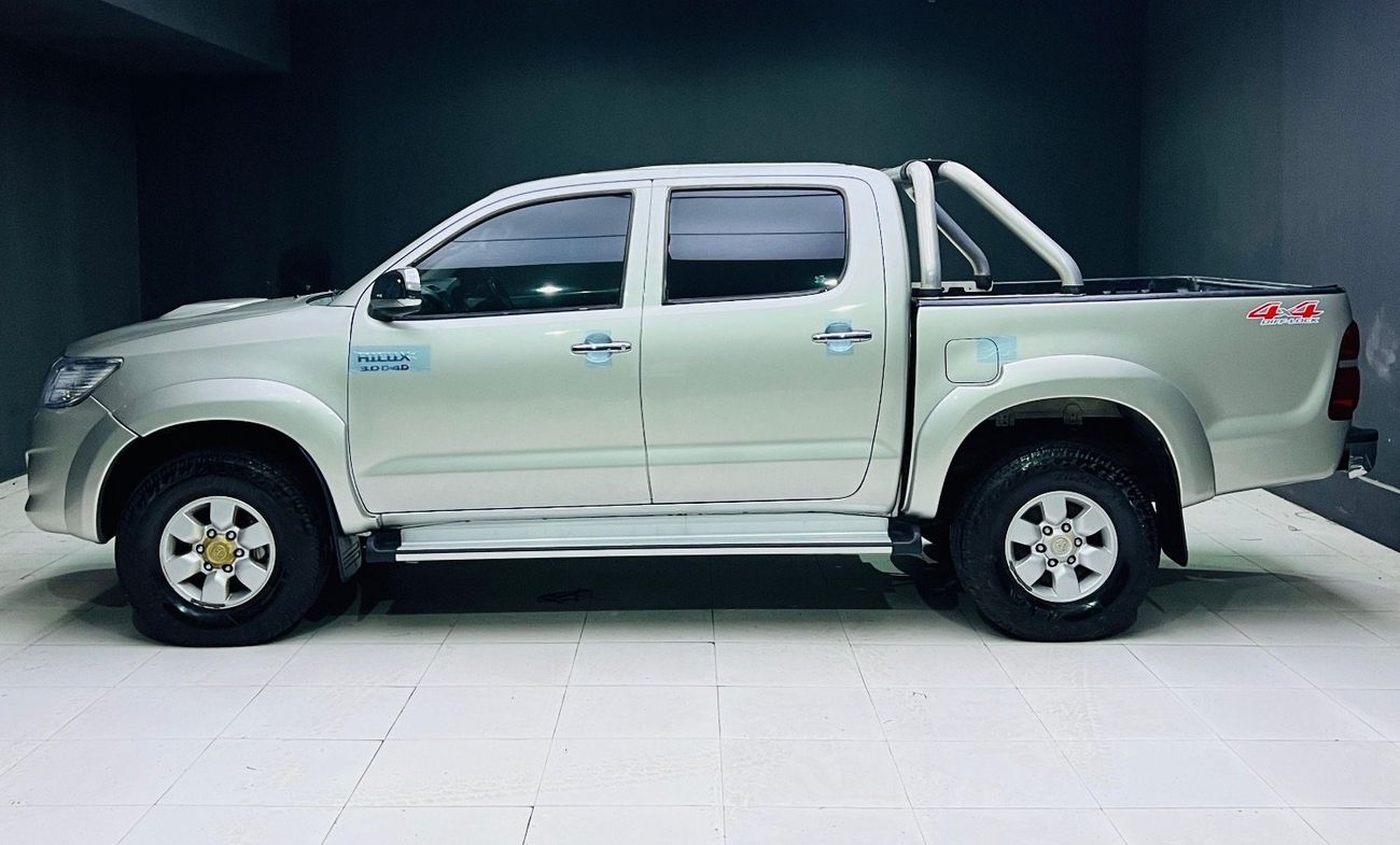 Toyota Hilux Toyota Hilux year 2006 automatic gear diesel engine 4x4