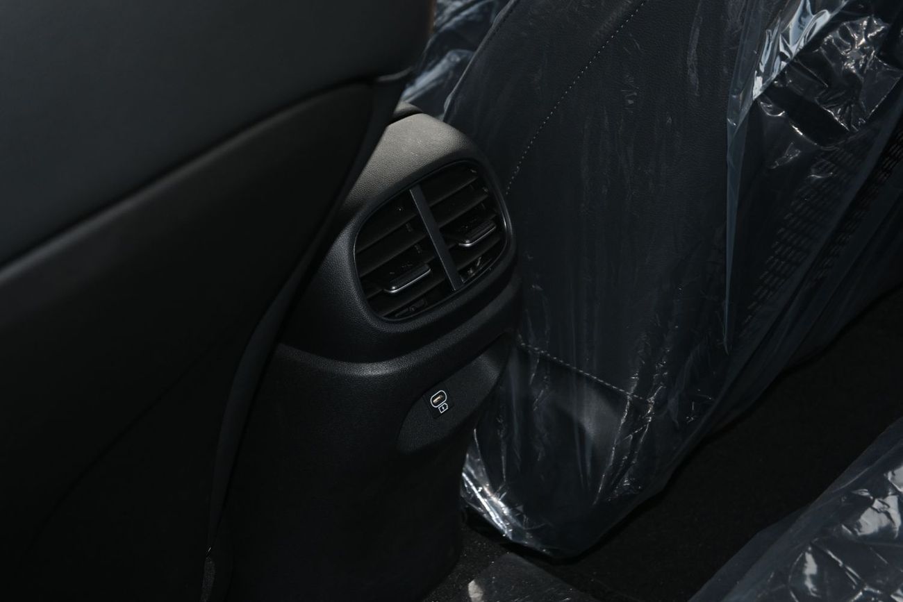 هيونداي إلانترا Hyundai Elantra 1.5L, Petrol, Model 2025 Color White