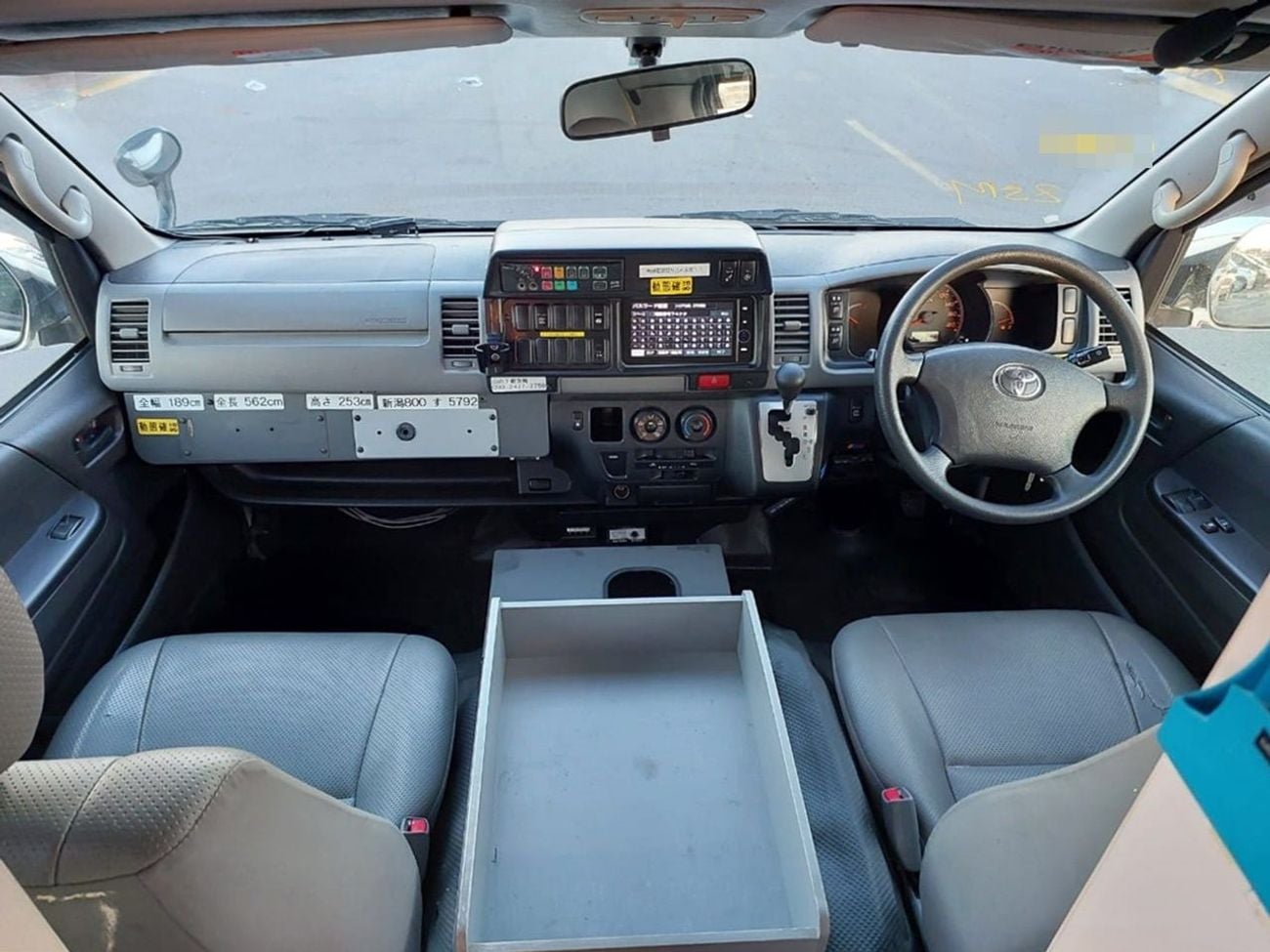 Toyota Hiace TOYOTA HIACE AMBULANCE VAN RIGHT HAND DRIVE(PM11334)