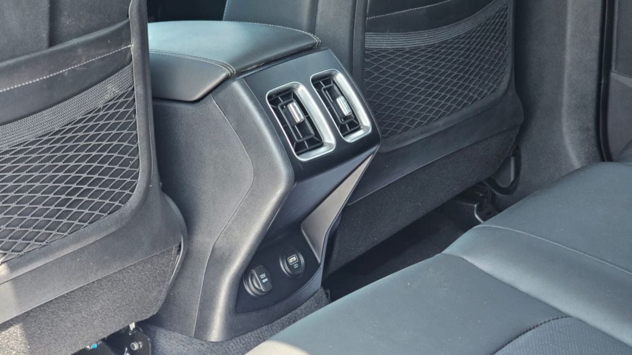 Kia Sorento Std 2.5L AWD SORENTO,2.5L,V4,PANORAMIC ROOF,RADAR,LEATHER SEATS,D.POWER SEAT,7SEATS,LED LIGHTS,A/T,U