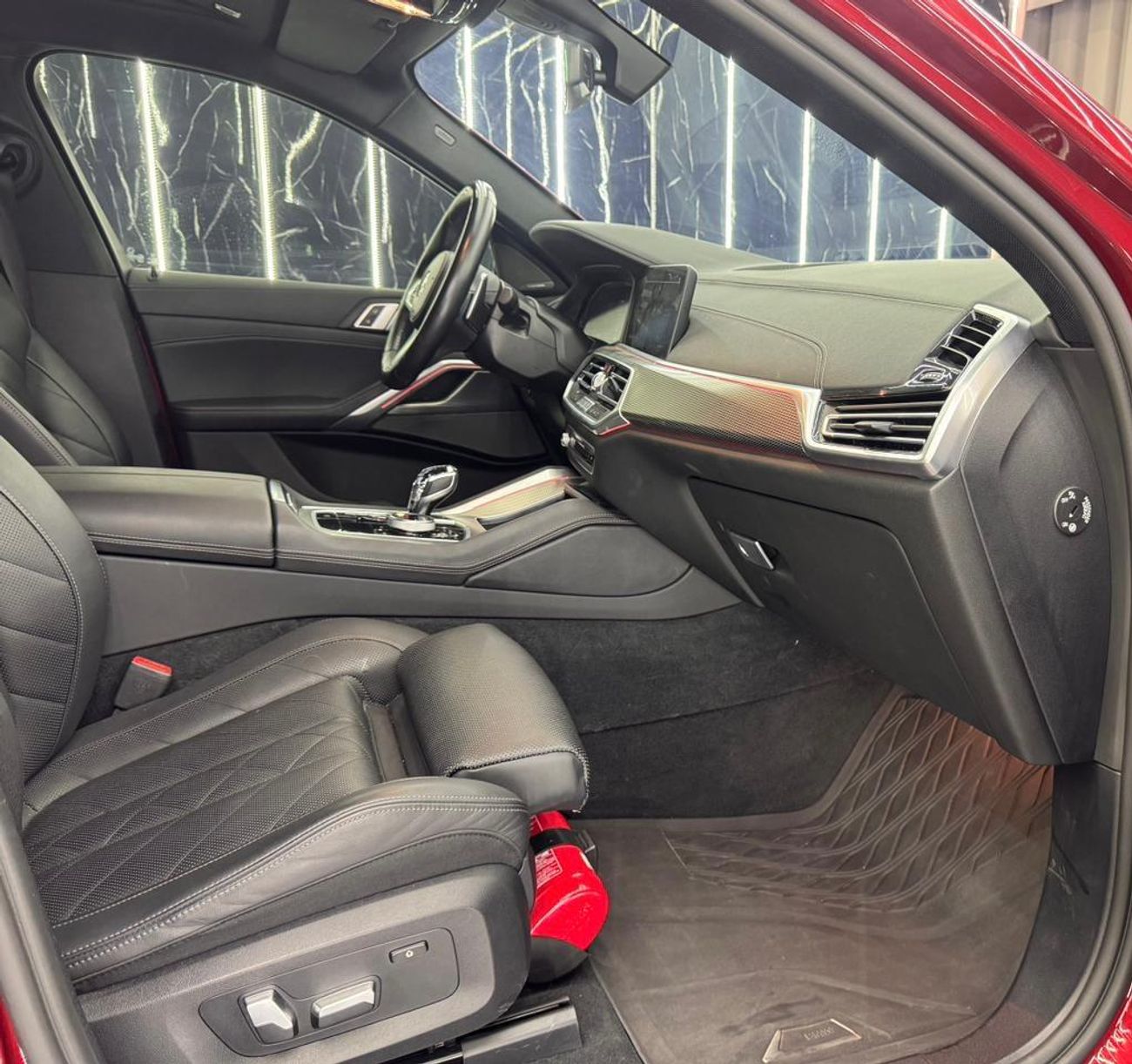 بي أم دبليو X6 xDrive40i Luxury M Sport Package 3.0L 2023 BMW X6 xDrive40i M-Sport, 2028 BMW Warranty + Service Pac