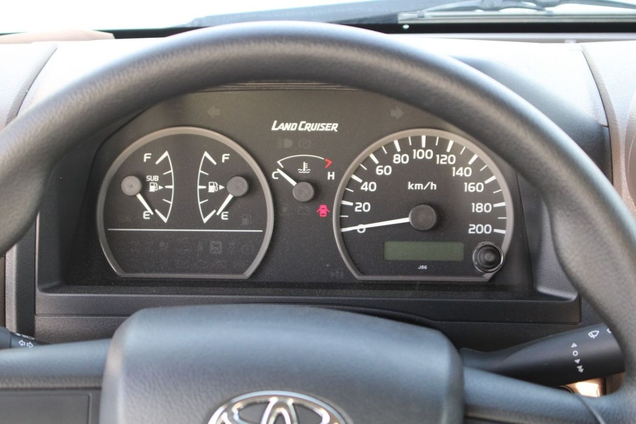 تويوتا لاند كروزر 70 TOYOTA LANDCRUISER 78 2.8L DIESEL GRADE E MANUAL