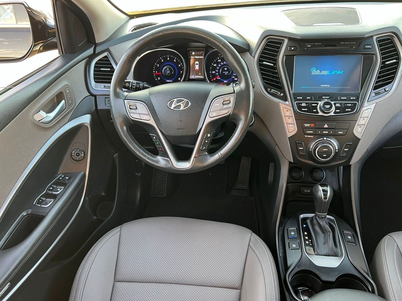 Hyundai Santa Fe 2015 HYUNDAI SANTA FE LIMITED PANORAMIC -  FULL OPTION  - 7 SEATER - 4X4 FULL OPTION