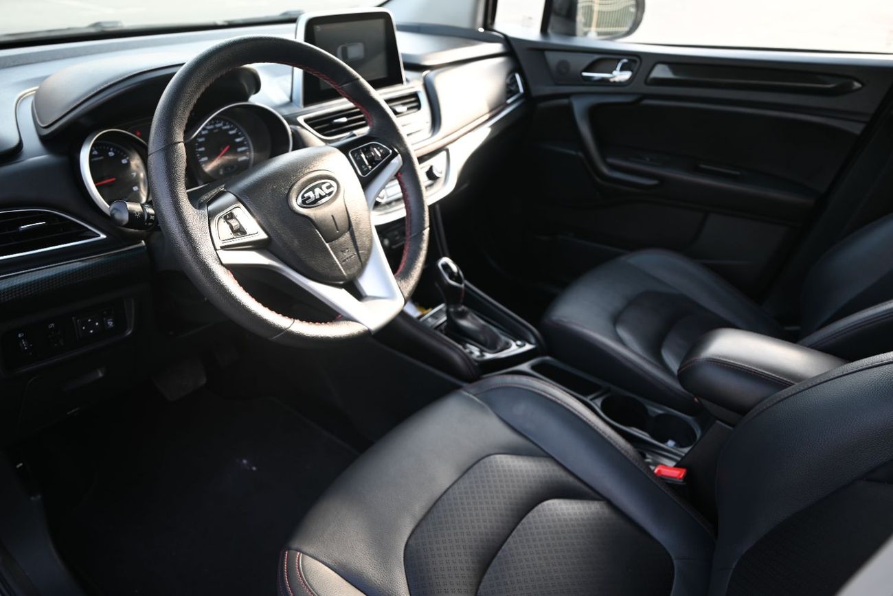 JAC S3 Plus EMI 550 AED - JAC WARRANTY 2028 - JAC S3+ - APPLE CARPLAY - ORIGINAL PAINT - GCC