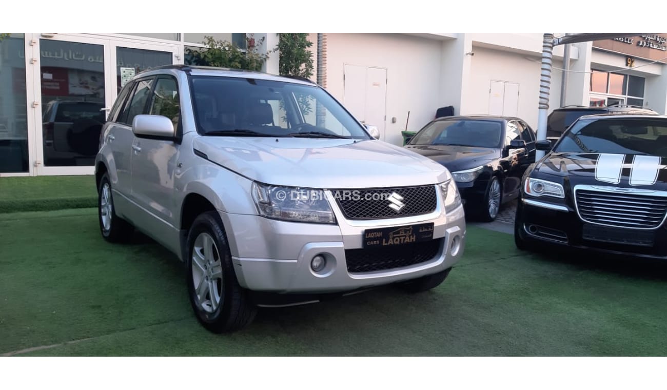 سوزوكي جراند فيتارا خليجى  بدون حوادث رقم 1 فتحة جلدمثبت سرعة رنجات حساسات جناح خلفى  2 ريموت تحكم مرايا بحالة ممتازة
