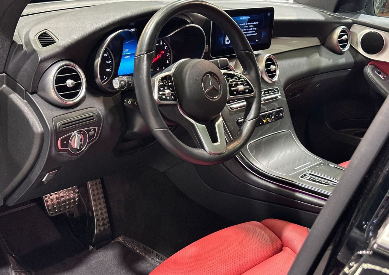 مرسيدس بنز GLC 300 4MATIC 2.0L