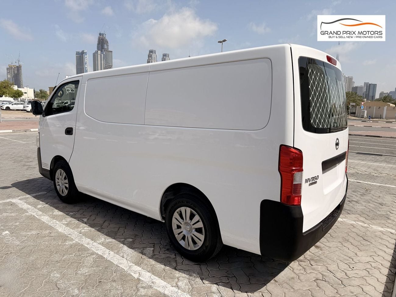 نيسان أورفان Panel Van Std 2.5L A/T (3 Seater) Petrol (4 Door)