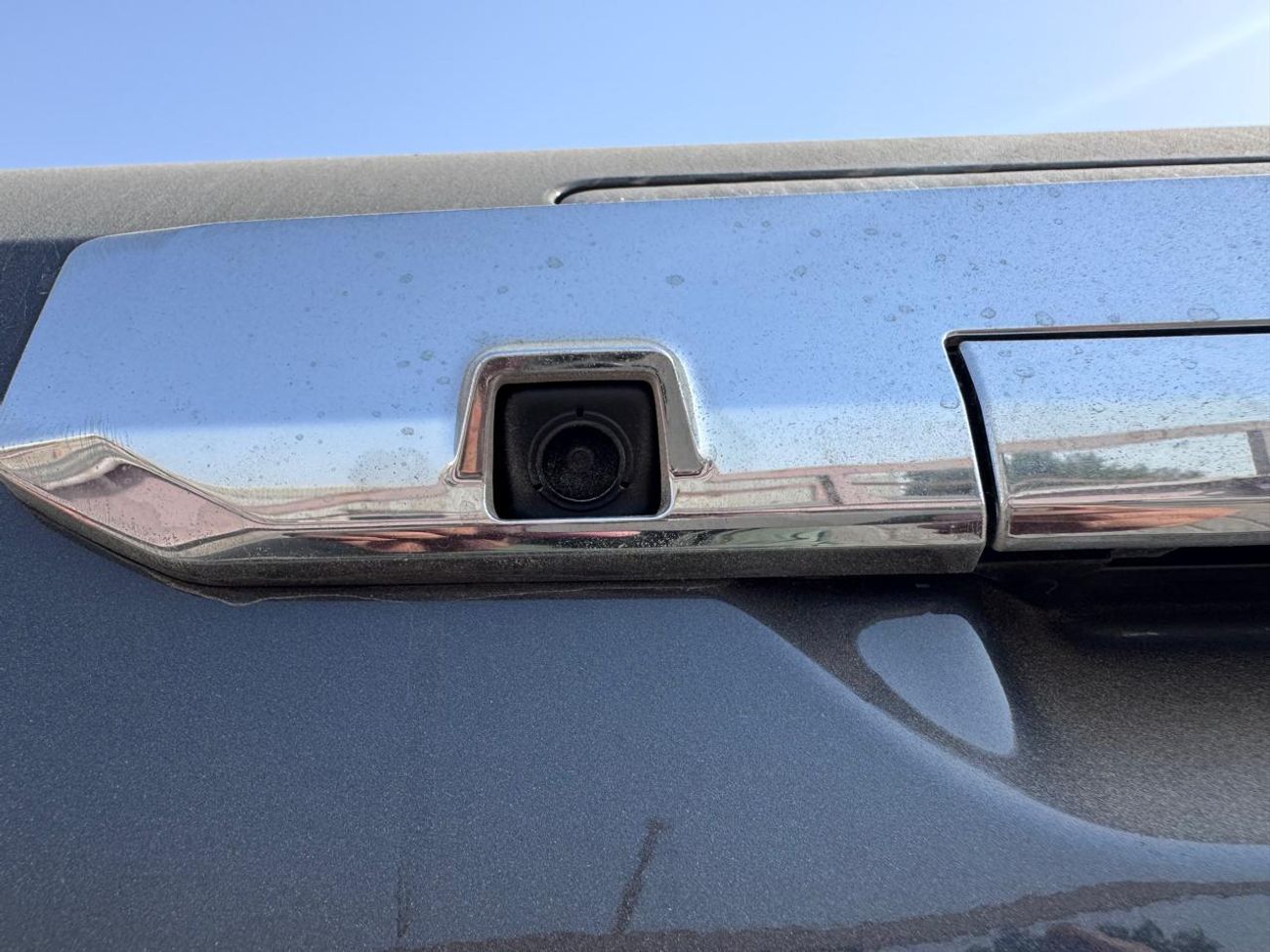 Mitsubishi L200 MITSUBISHI L200 Petrol Double Cabin 4WD 5MT 2.5L GLX -FULL OPTION_Grey