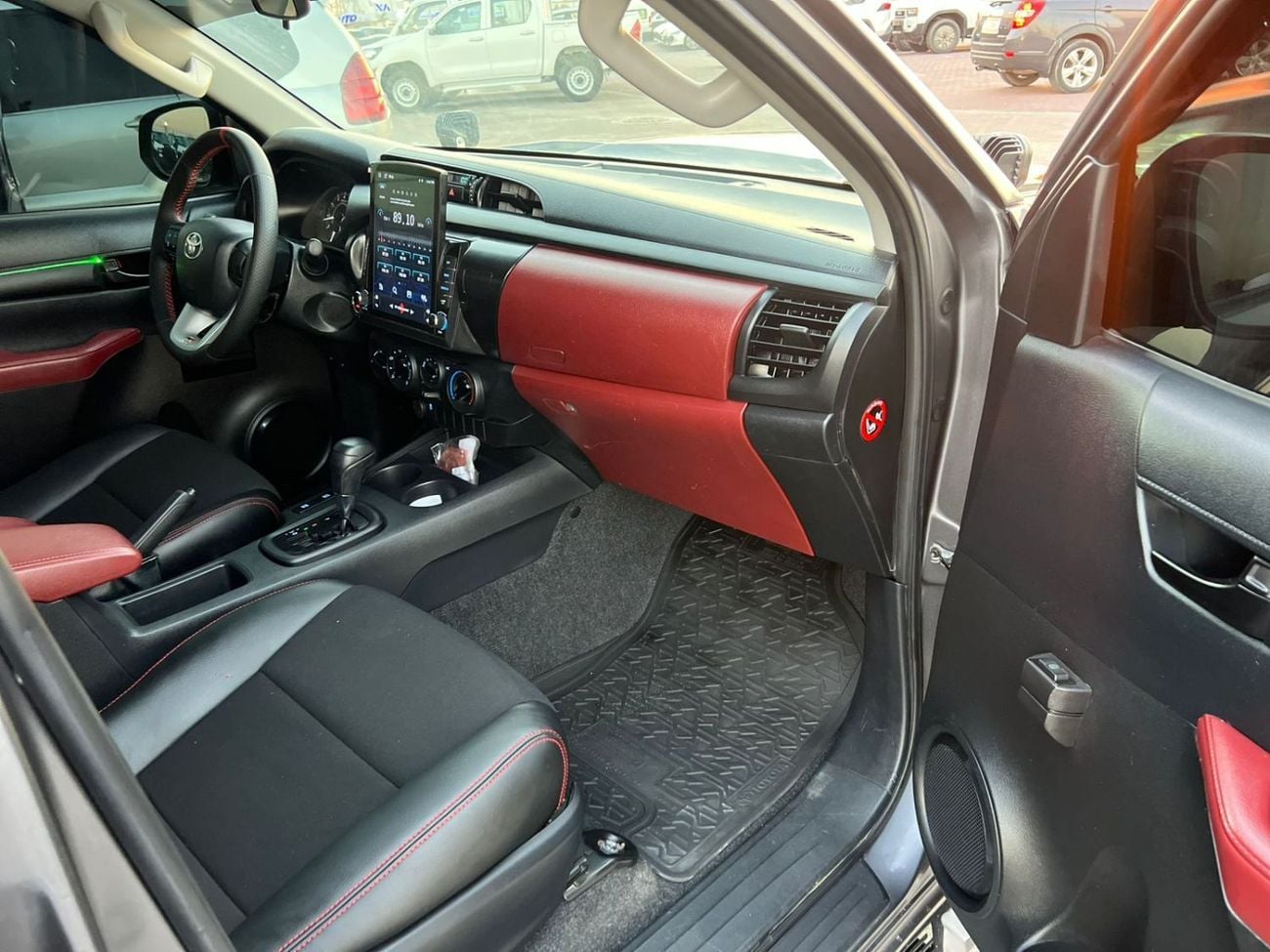 تويوتا هيلوكس ADVENTURE 2021 toyota hilux - off road package - full option - BullBar 2.7L V4 - AWD 4x4 -