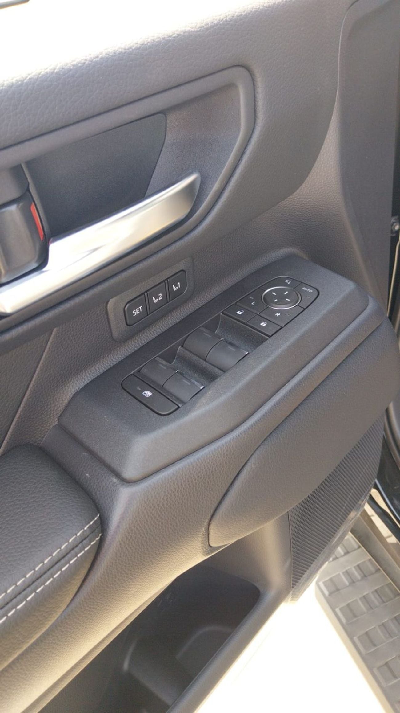 تويوتا برادو LC250 2.4L PETROL LUXURY PLUS 7 SEATER FULL OPTION(ONLY FOR AFRICA)