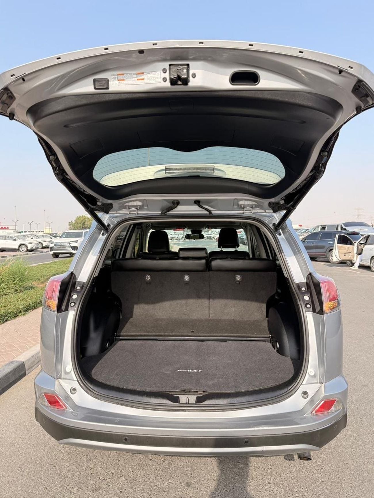 تويوتا راف ٤ VXR XLE 2.5L