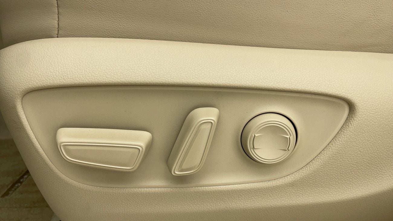 تويوتا لاند كروزر GXR 4 | بدون دفعة مقدمة | اختبار القيادة في المنزل