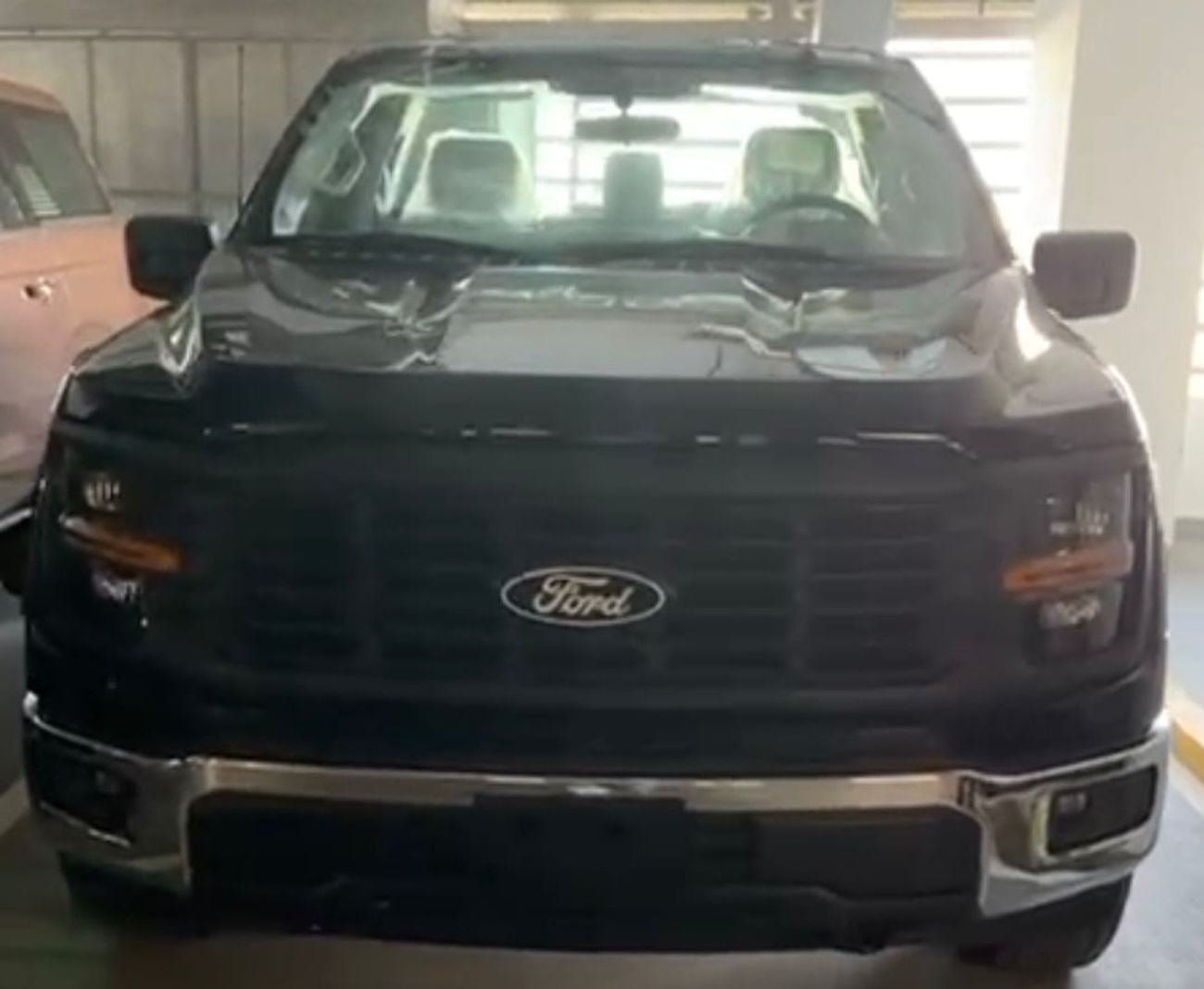 Ford F-150 XL REG/CAB FX4