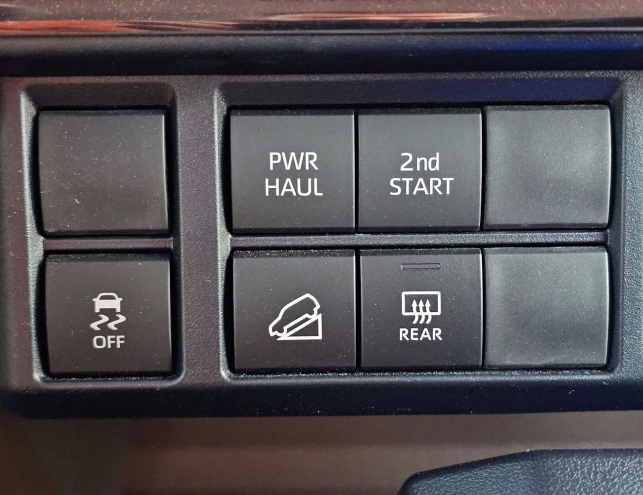 Toyota Land Cruiser 70 TOYOTA LANDCRUISER LC76 HARDTOP 5DOOR LX Z1 || 2.8L DIESEL V4 A/T 4WD | RADAR | WINCH ,SNORKEL | FUL