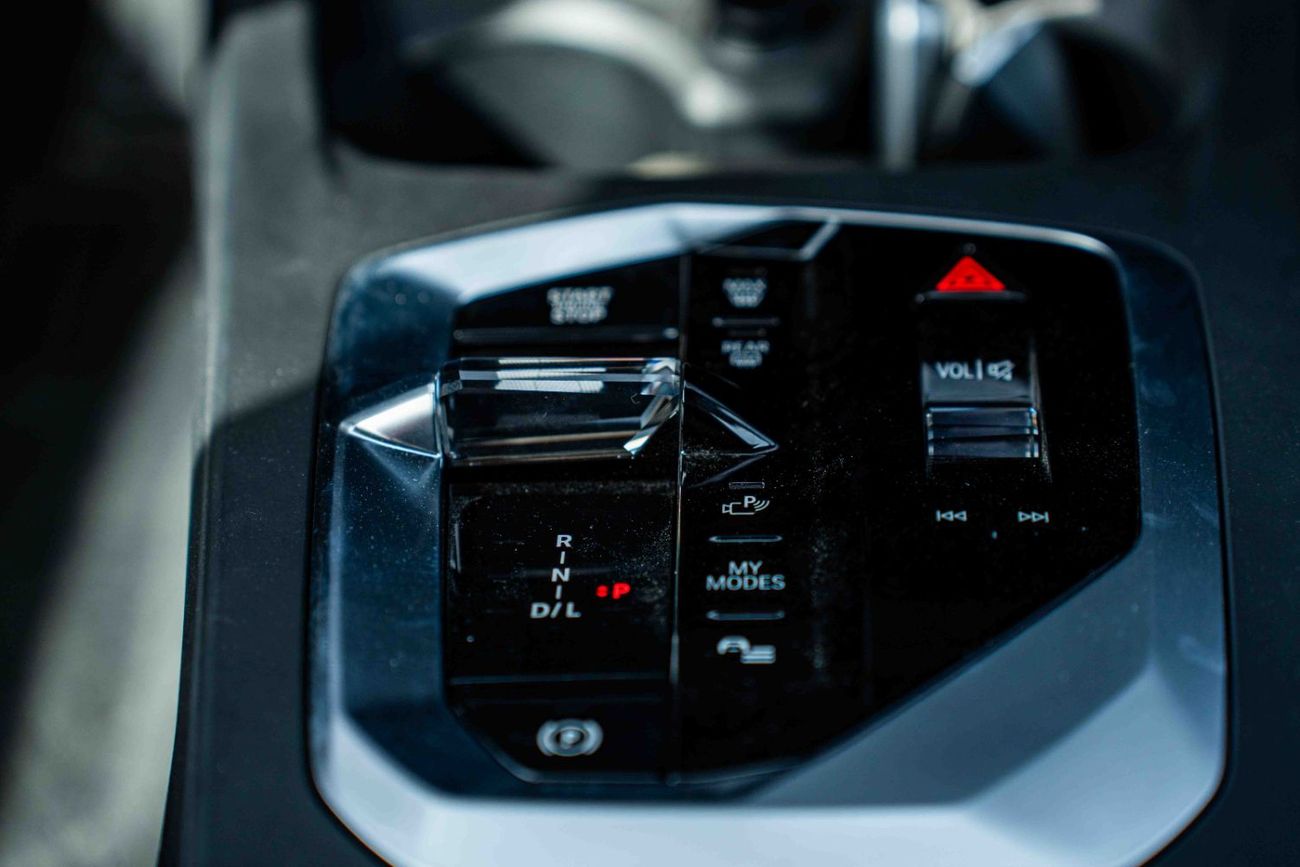 BMW 225L BMW 225L 2025 1.5L petrol Transmission Automatic  360 Camera Gray outside White inside