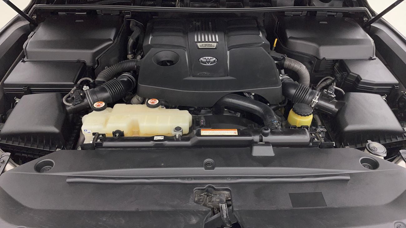 تويوتا لاند كروزر VXR 3.5 | بدون دفعة مقدمة | اختبار القيادة في المنزل