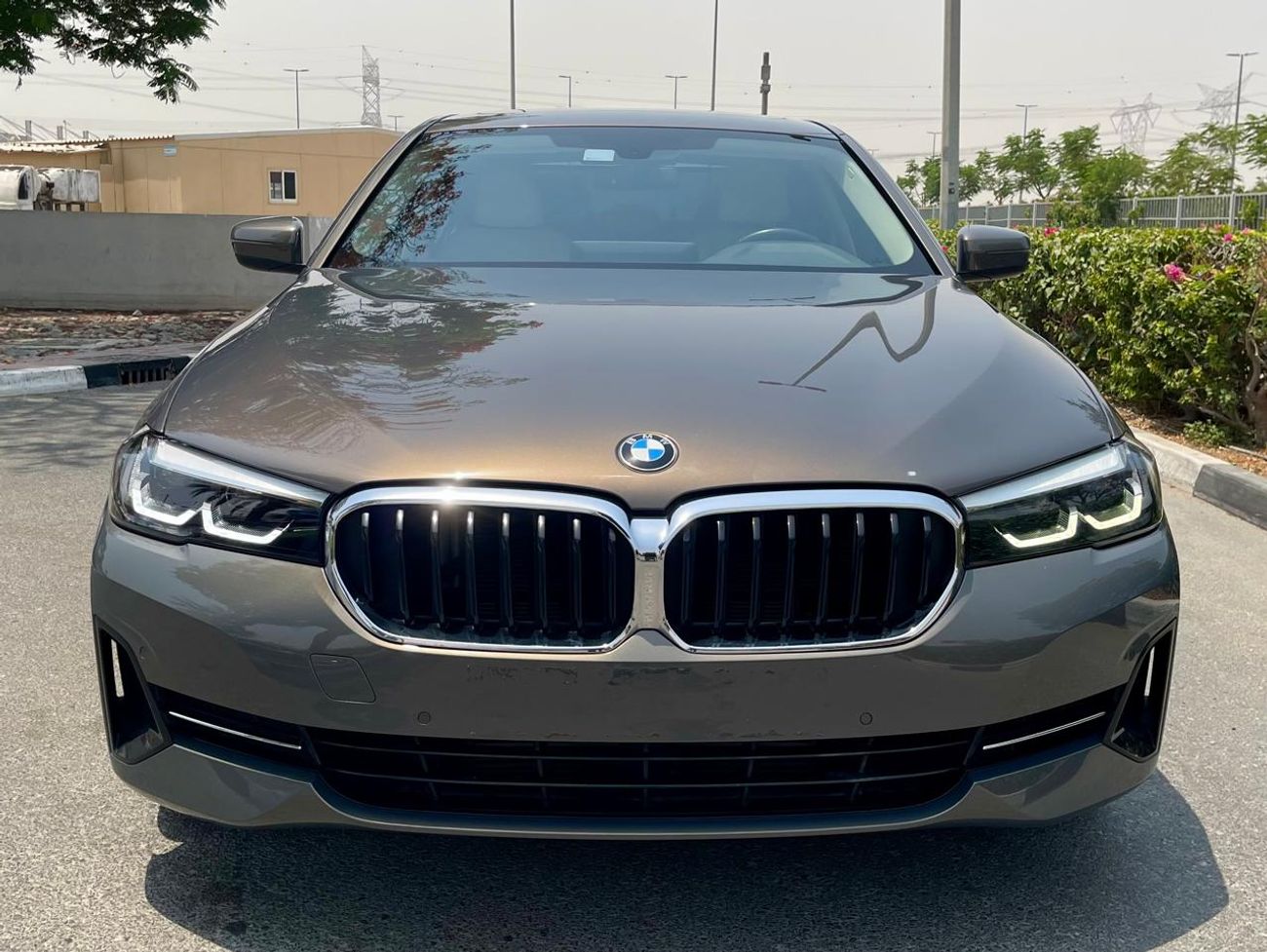 BMW 520i Std 2.0L Warranty & Service upto 2027 2021 GCC