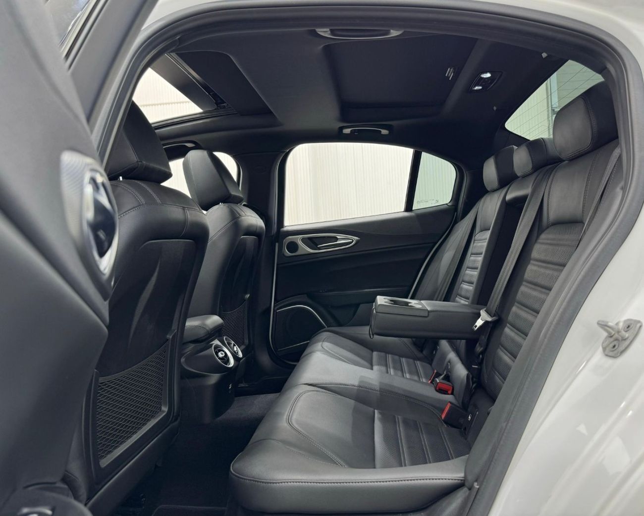 ألفا روميو جوليا Q2 Veloce 2023 Alfa Romeo Giulia Q2 Veloce, Nov 2027 Alfa Romeo Warranty + Service Pack, Low Kms, GC