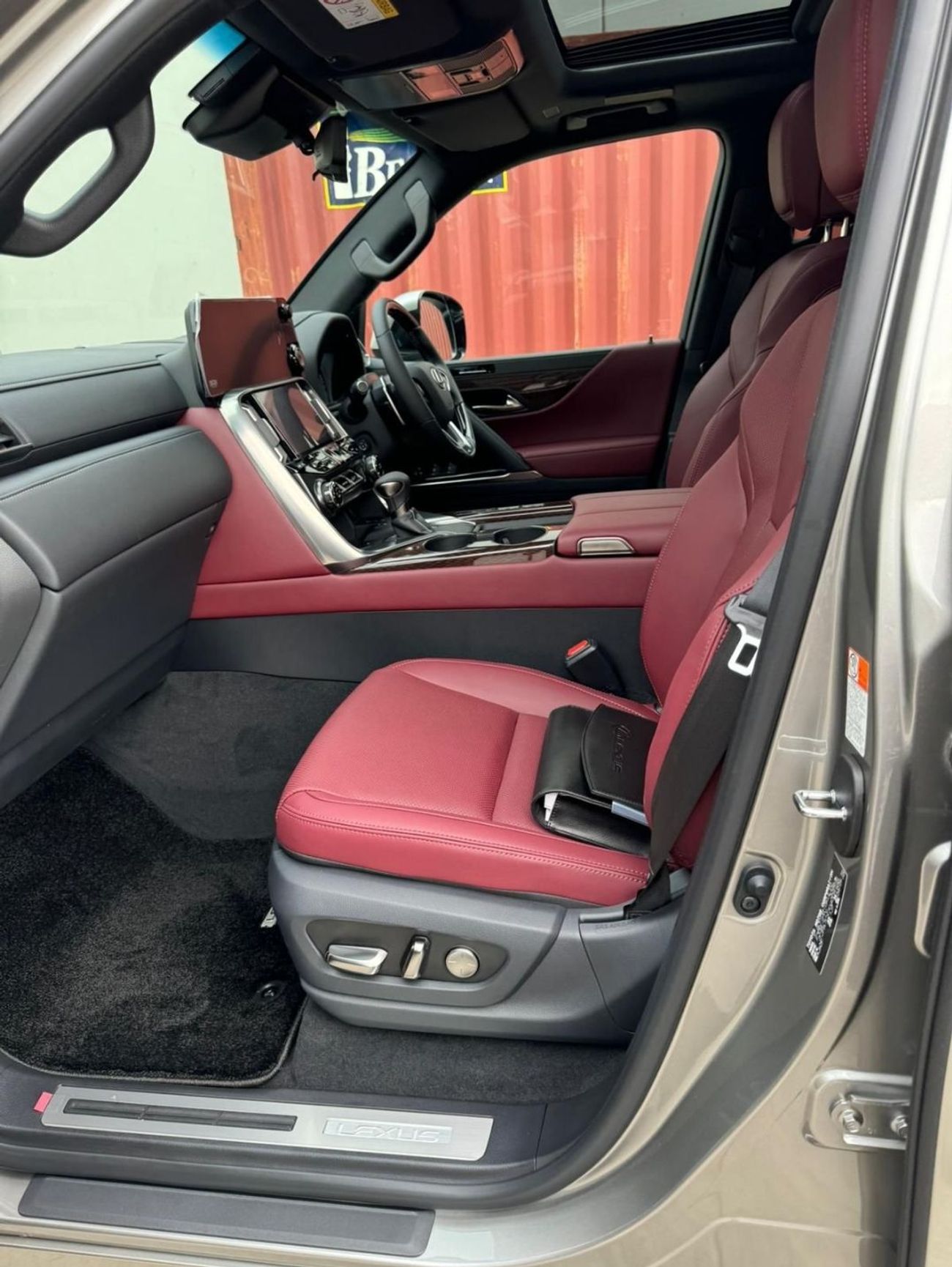 لكزس LX 500 Right-Hand drive Diesel Auto sports luxury model top of the range