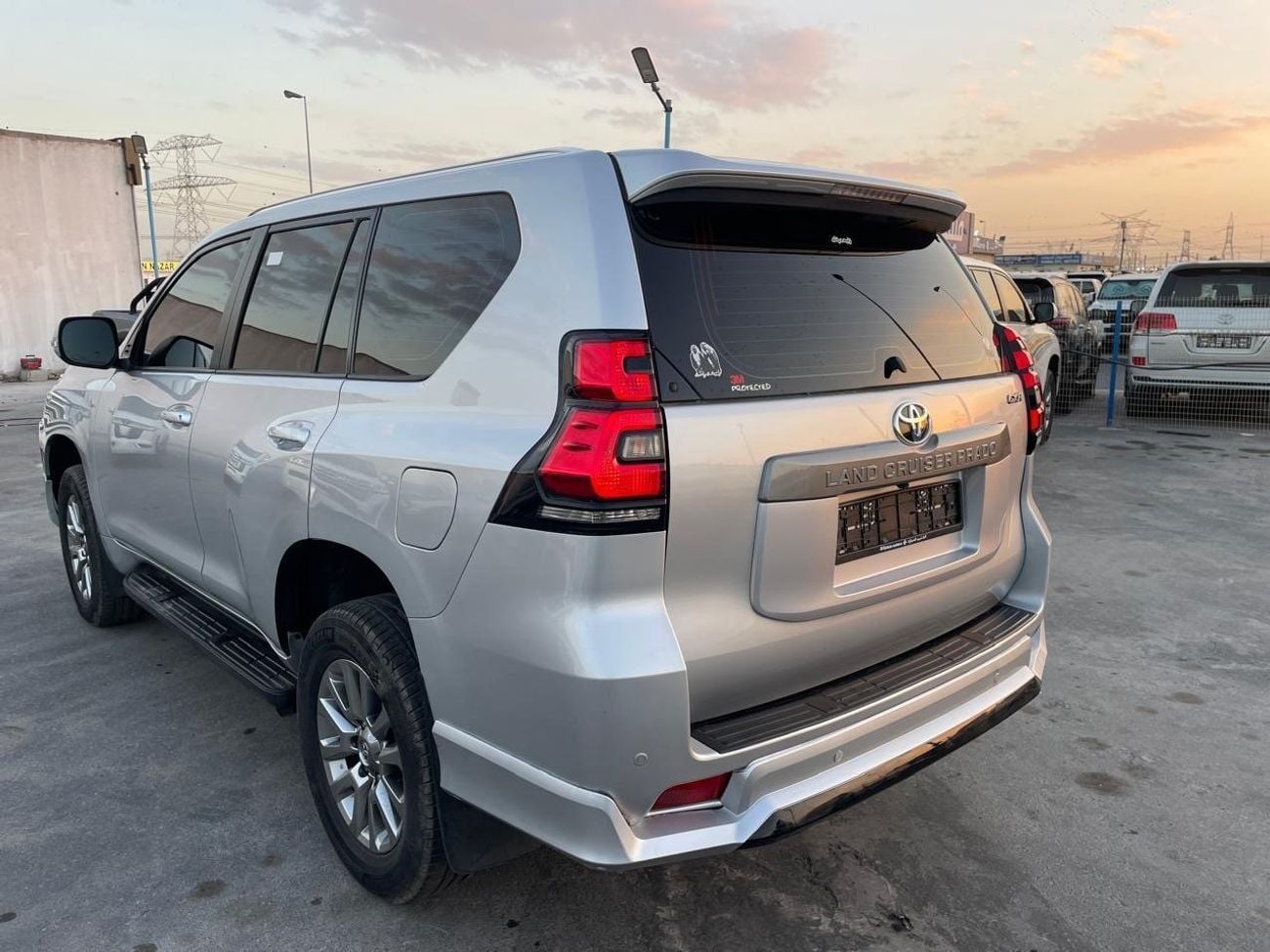 تويوتا برادو GXR 2.7L (271 HP)