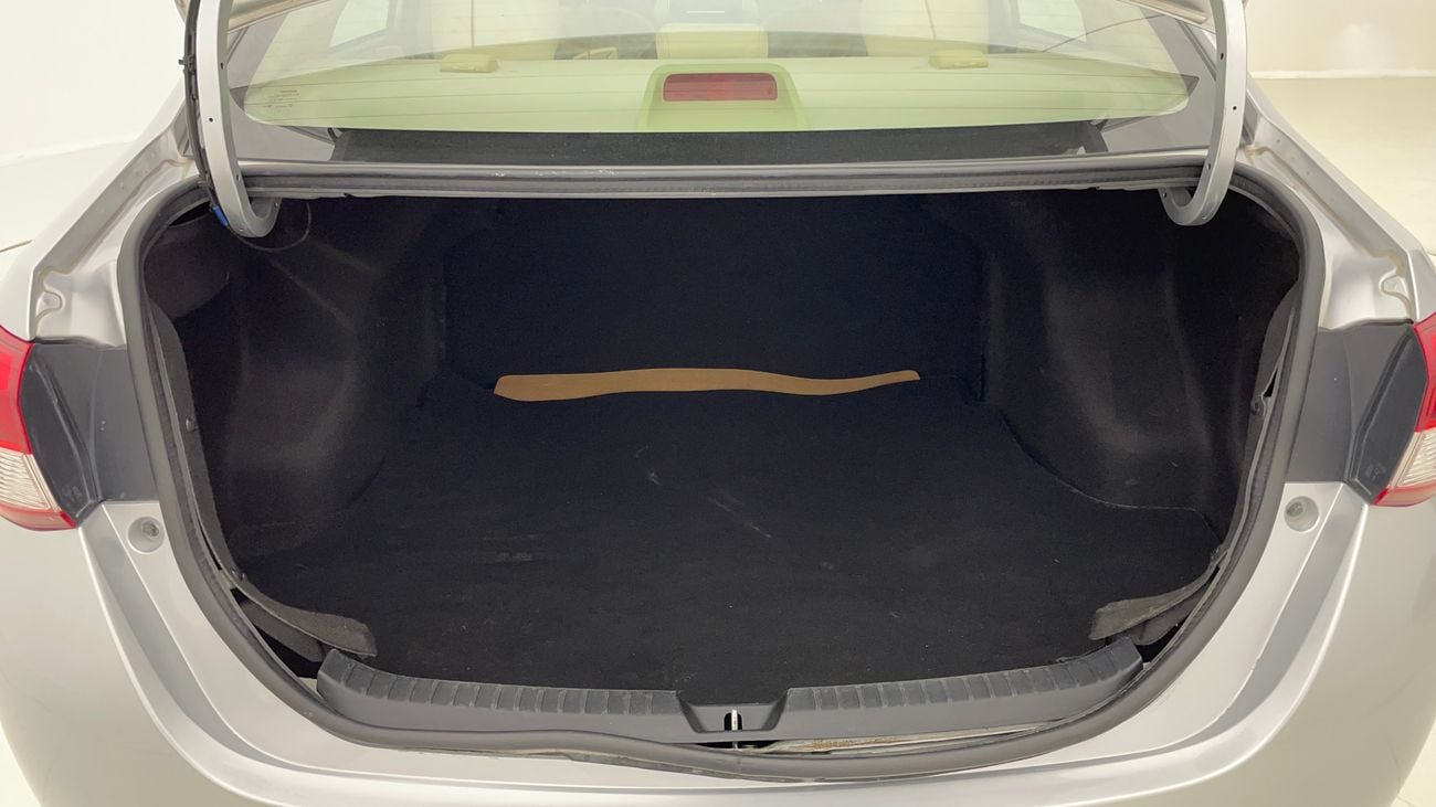 تويوتا يارس SE 1.5 | بدون دفعة مقدمة | اختبار القيادة في المنزل