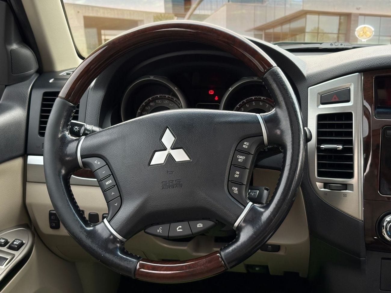 Mitsubishi Pajero GLS Top 3.5L AED 1,710 P.M | 0% DOWN PAYMENT | MITSUBISHI PAJERO V6 – 3.8L | 2018 | GCC SPECS | ORIG
