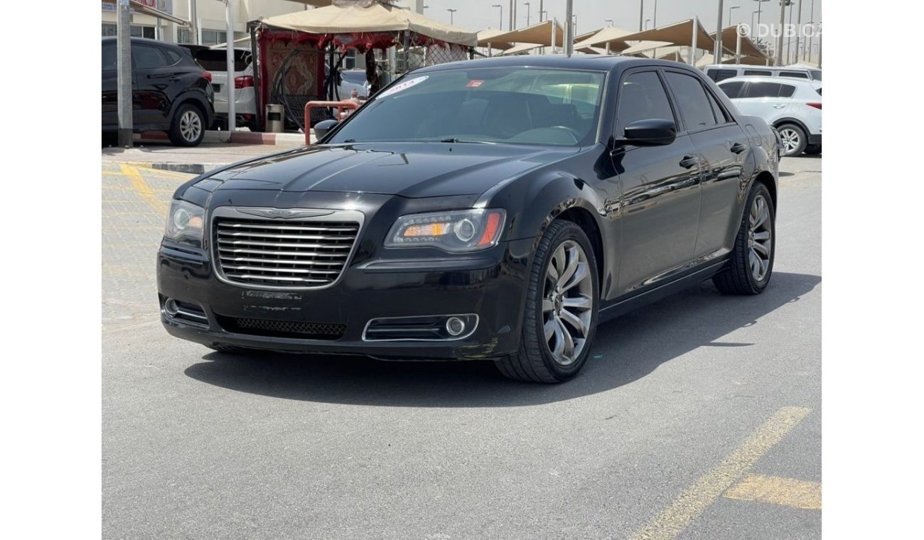 كرايزلر 300C ليميتيد ليميتيد موديل 2014 امريكي 6 سلندر ماشية 147000 km