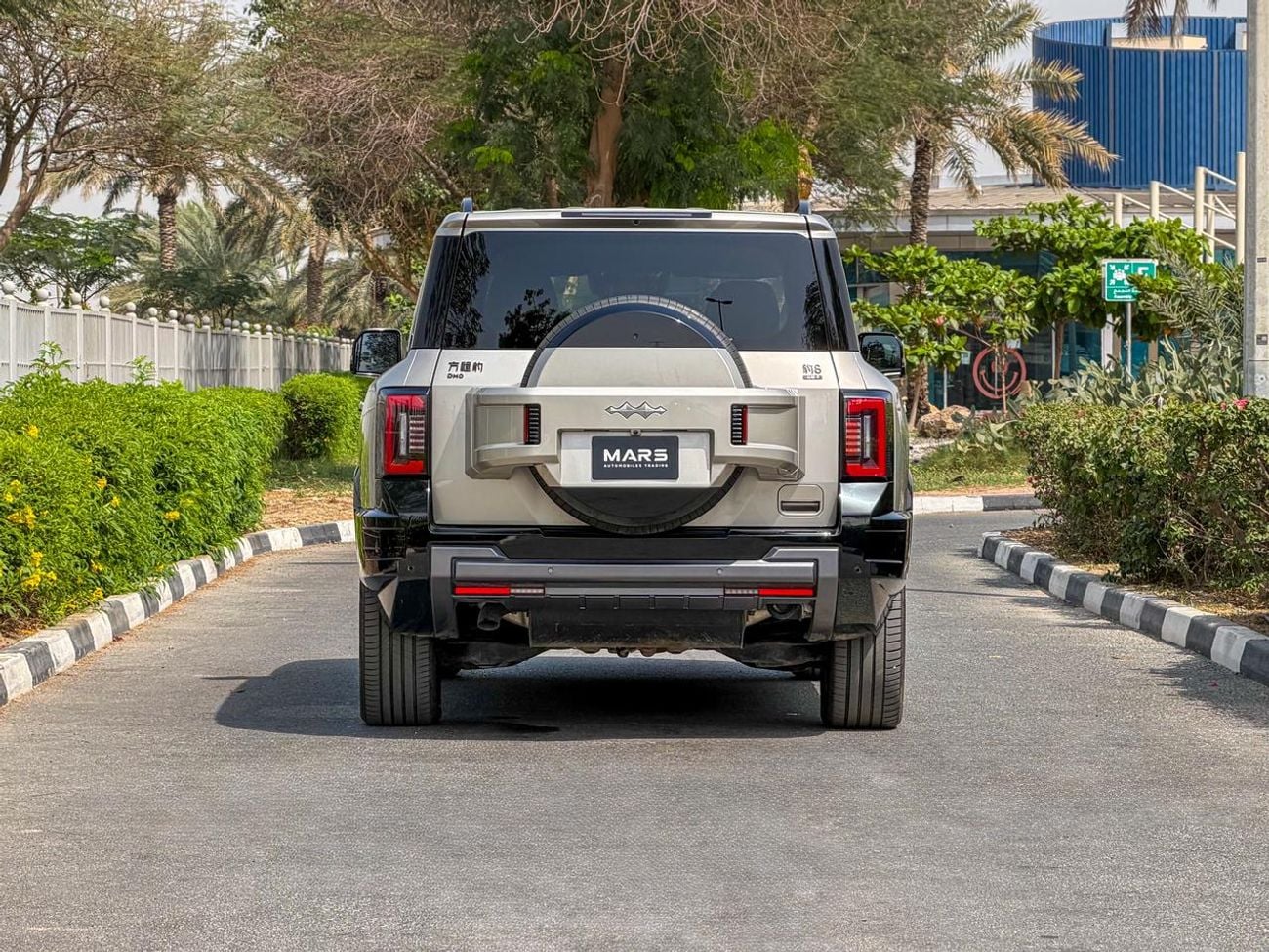 BYD Leopard 8 Smart and Brave Flagship Edition (7 Seats) 2024 BYD Leopard 8 Flagship | 2.0L Hybrid (Plug-In) | 939