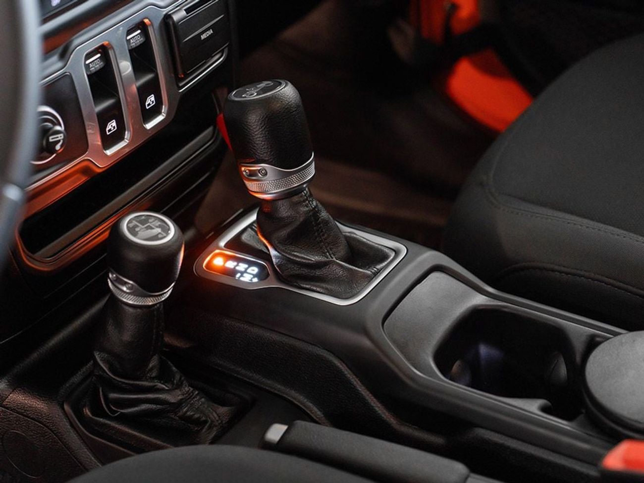 جيب رانجلر Sport 3.6L A/T (4 Seater)