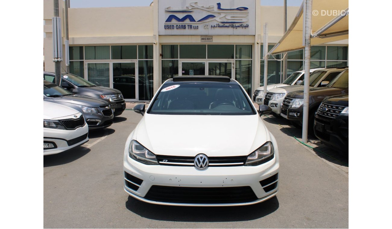 Volkswagen Golf R - ACCIDENTS FREE - FULL OPTION - GCC - CAR IS IN PERFECT CONDITION INSIDE OUT