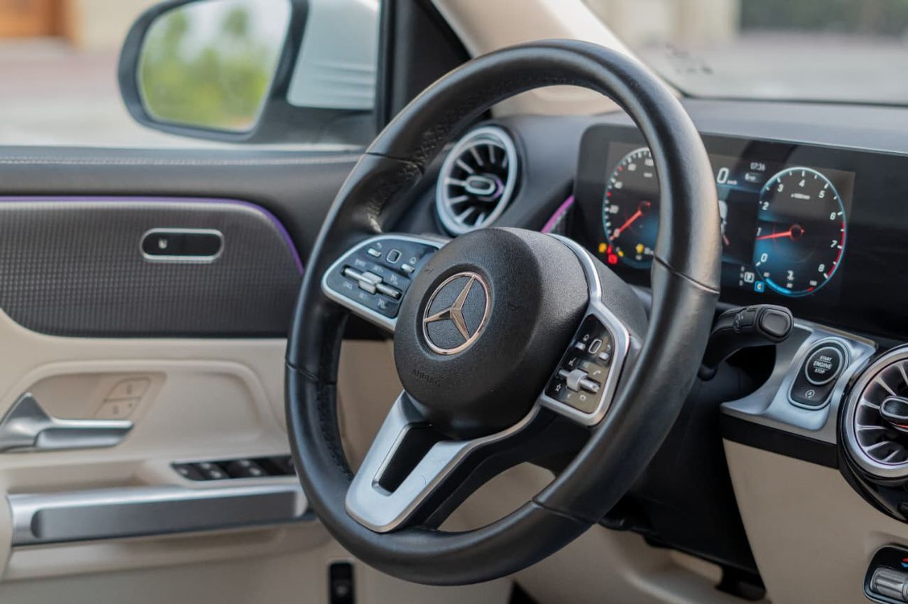 مرسيدس بنز GLB 250 4MATIC 2.0L (221 HP)