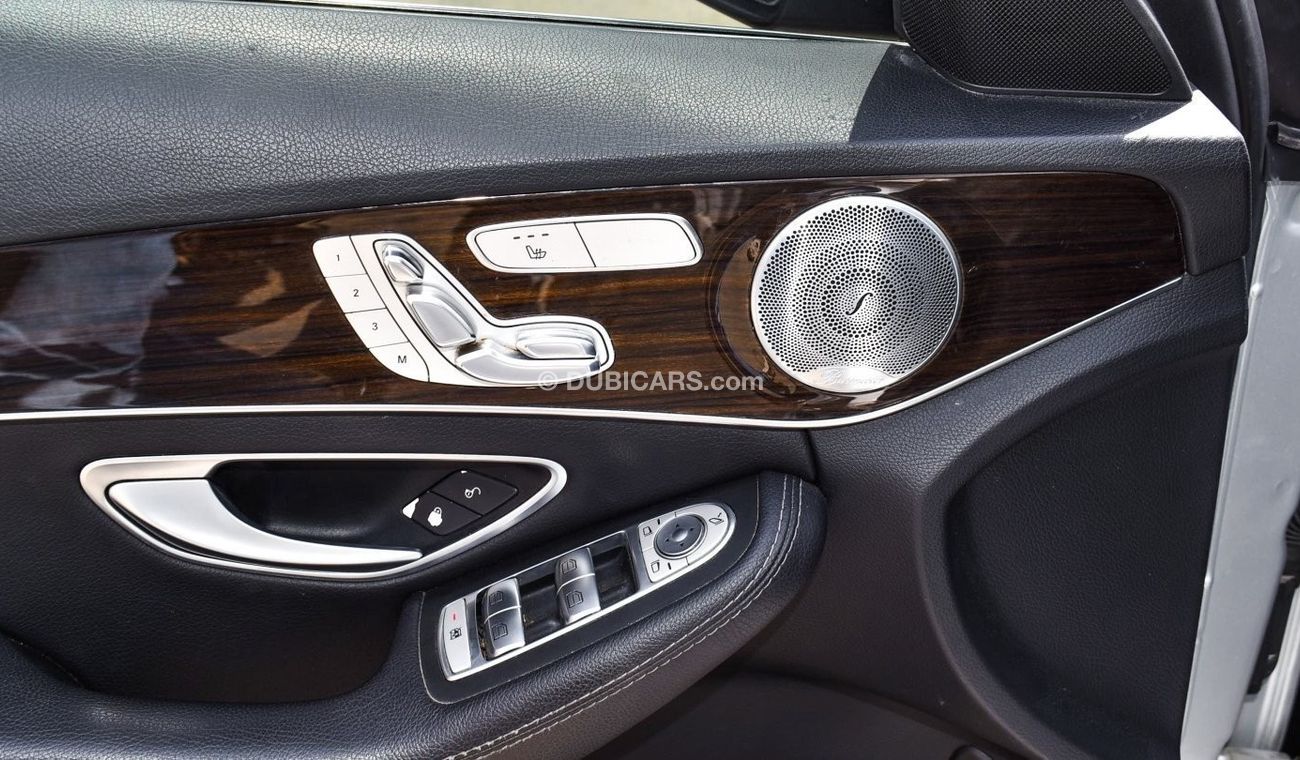 مرسيدس بنز C 300 4 Matic