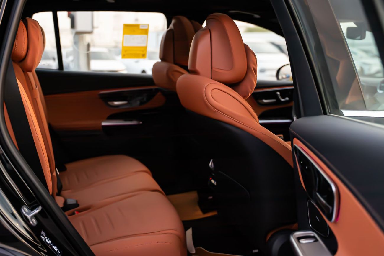 مرسيدس بنز GLC 300 Mercedes-Benz GLC 300 4Matic