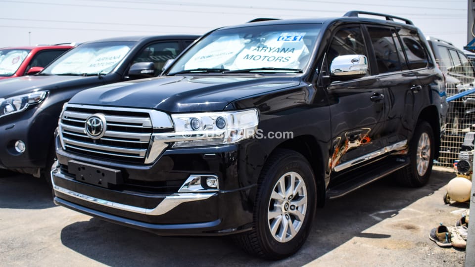 Toyota Land  Cruiser SAHARA V8 for sale AED 172 000 Black  