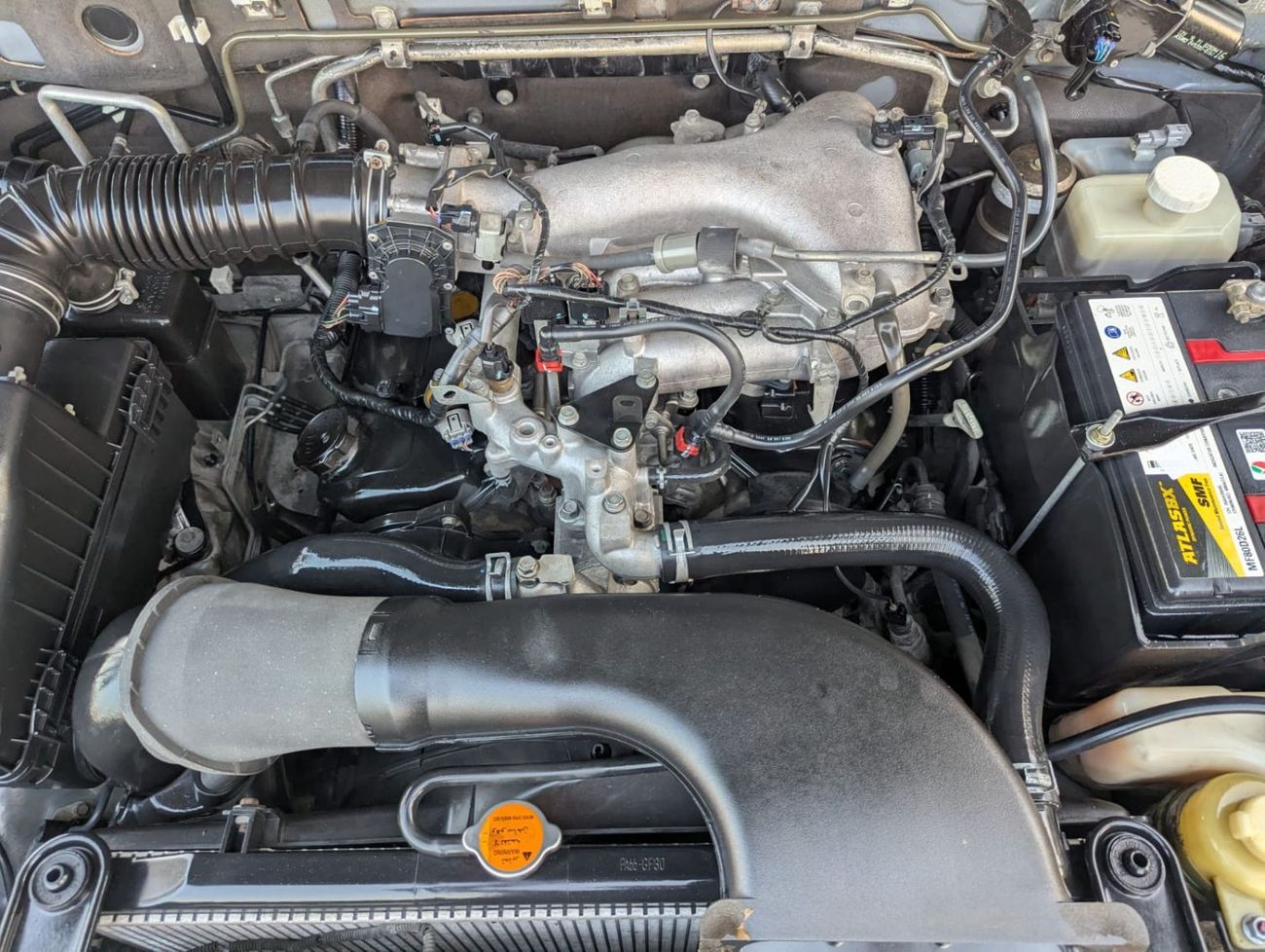 Mitsubishi Pajero Mitsubishi Pajero 2010 grey color LHD