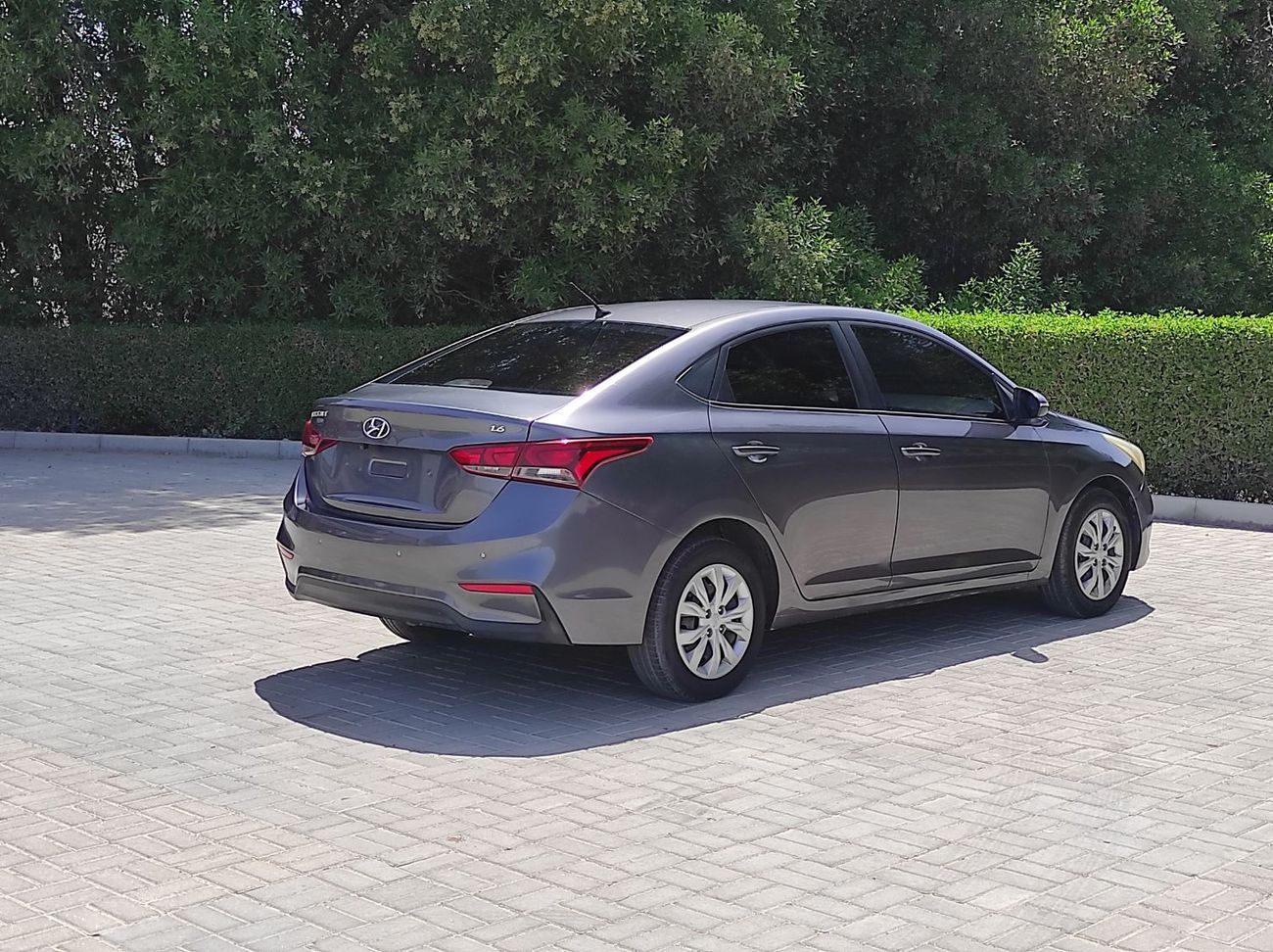 Hyundai Accent GL 1.6L (138 HP) Sedan Hyundai Accent 2019 Gcc V4 1.6 full automatic