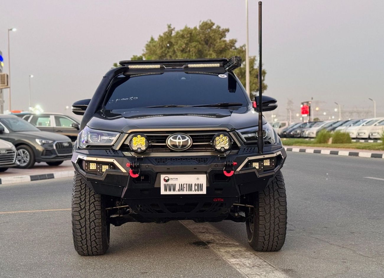 تويوتا هيلوكس OFF-ROAD MODIFIED | AWNING CAMPING TENT | 2.8L DIESEL | MT | 2023 | REAR VIEW CAMERA